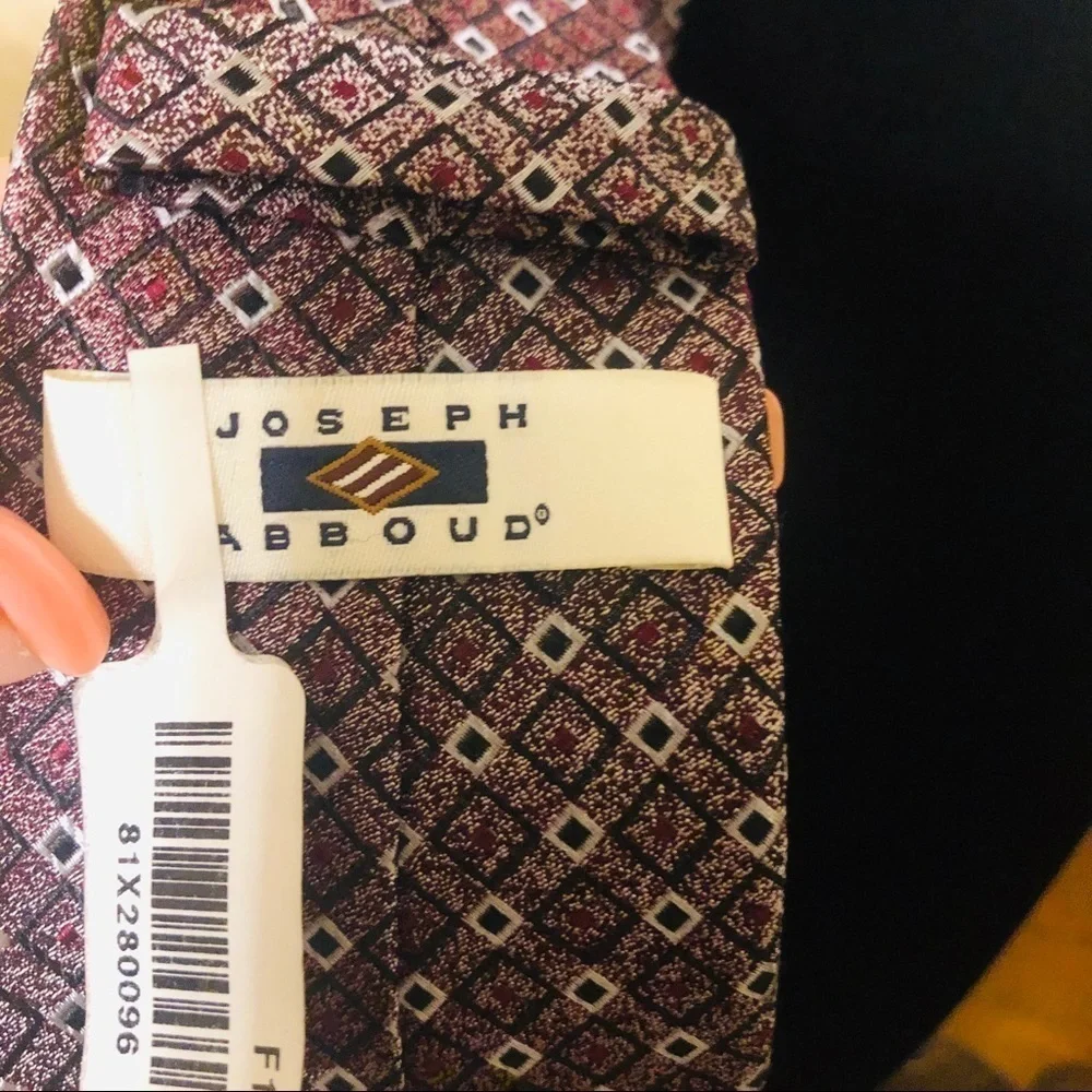 Nordstrom’s Joseph Abboud Mens 100% Silk Necktie